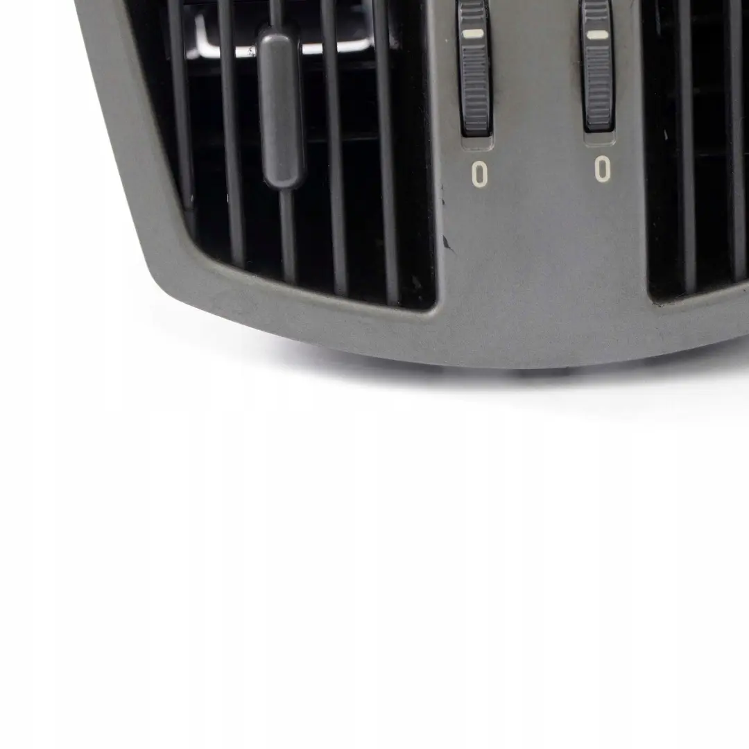 Ventilación rejilla aire fresco consola trasera Plata Oscura para BMW E65 E66 E67 1 con número de pieza 7007984 BMW E65 E66 E67 1 Ventilación rejilla aire fresco consola trasera Plata Oscura - SKU 7007984-1 - Número de pieza 7007984