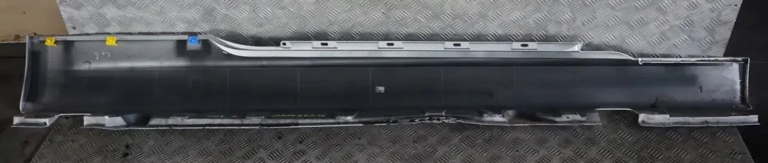 Puerta Sill Side Cover Falda Izquierda Titansilber Plata 354 para BMW 6 E63 E64 con número de pieza 0304947 BMW 6 E63 E64 Puerta Sill Side Cover Falda Izquierda Titansilber Plata 354 - SKU 0304947-TS - Número de pieza 0304947