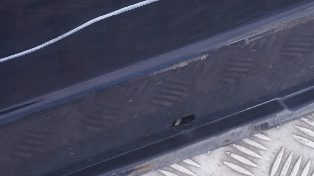 Puerta Sill Side Cover Faldon Derecho Orientblau Azul 317 para BMW E60 E61 1 con número de pieza 150278 BMW E60 E61 1 Puerta Sill Side Cover Faldon Derecho Orientblau Azul 317 - SKU 0150278-OB1 - Número de pieza 150278