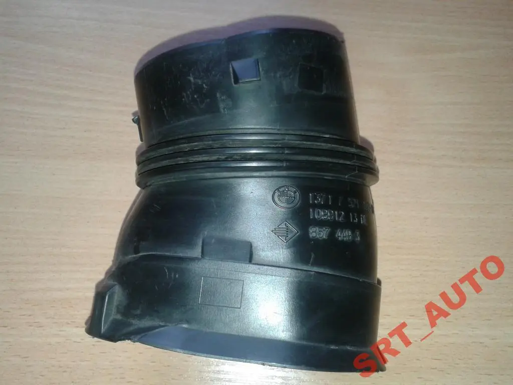 Admision Conducto De Aire Tubo Manguera para BMW E60 E61 E63 E64 con número de pieza 7521017 BMW E60 E61 E63 E64 Admision Conducto De Aire Tubo Manguera - SKU 7521017 - Número de pieza 7521017
