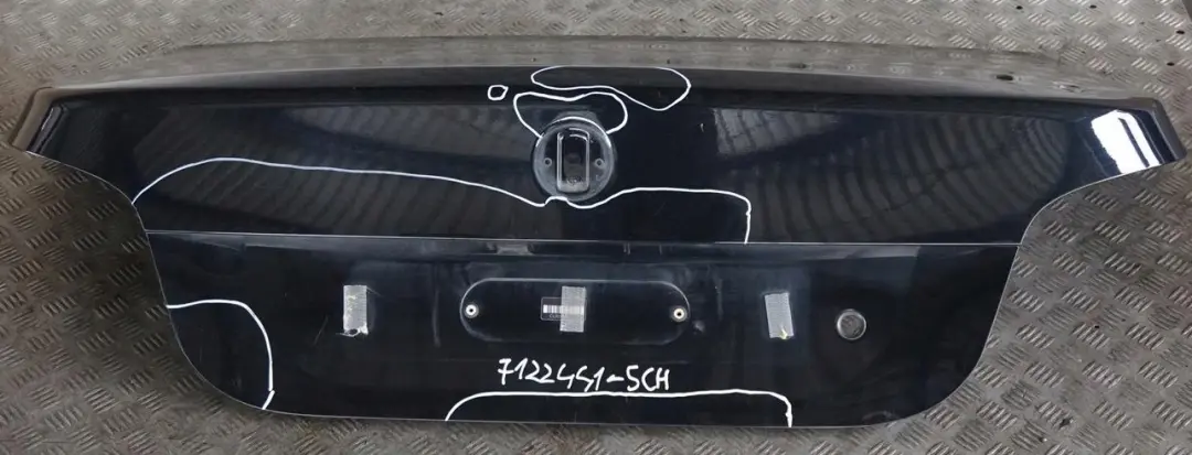 Trunk Boot Lid Tailgate Schwarz 2 Black - 668 to BMW 5 Series E60 with Part number 7122441 BMW 5 Series E60 Trunk Boot Lid Tailgate Schwarz 2 Black - 668 - SKU 7122441-SCH - Part number 7122441