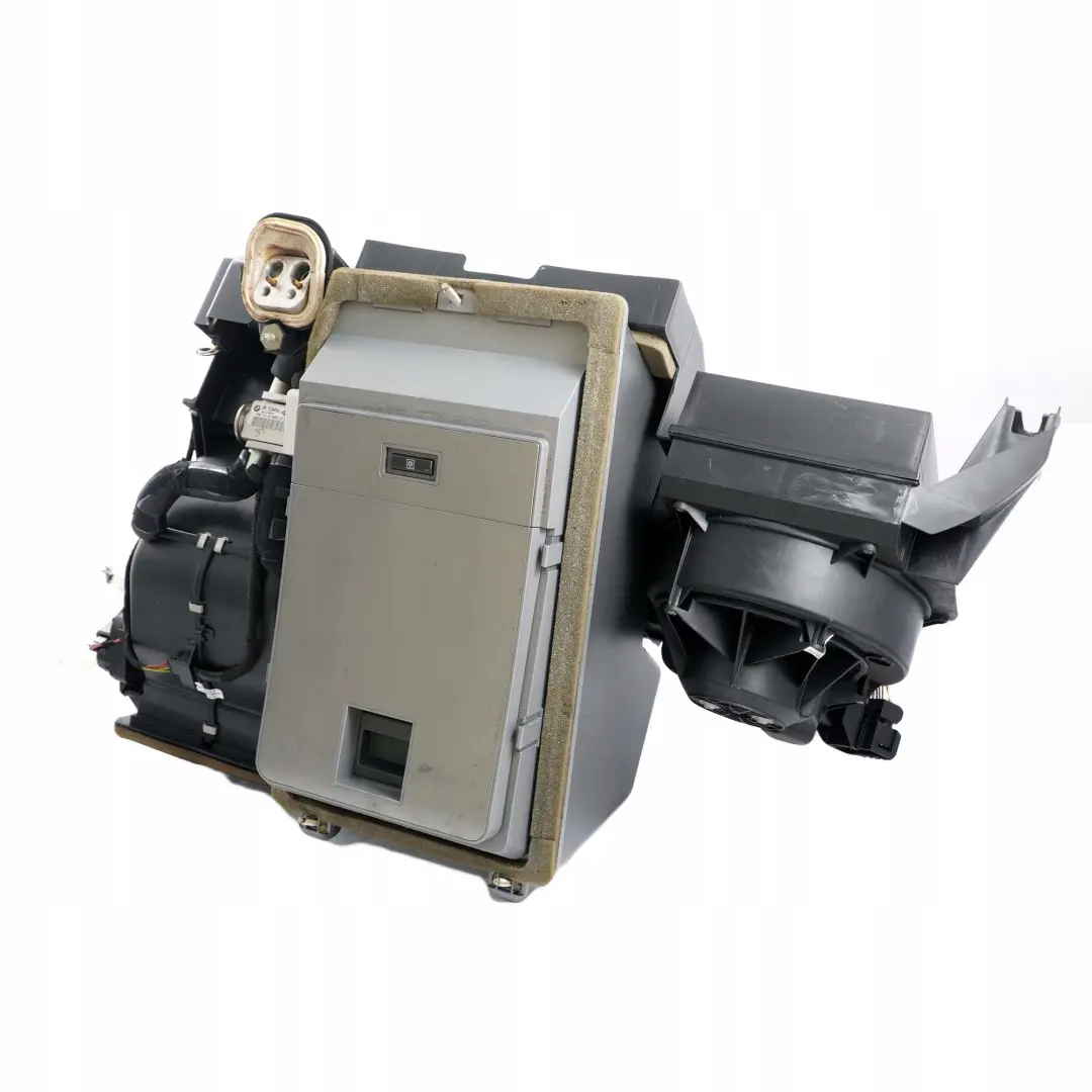 Asiento trasero Banco Calentador Matrix Nevera Nevera Coolbox para BMW 7 E66 con número de pieza 7142309 BMW 7 E66 Asiento trasero Banco Calentador Matrix Nevera Nevera Coolbox - SKU 6942649 - Número de pieza 7142309