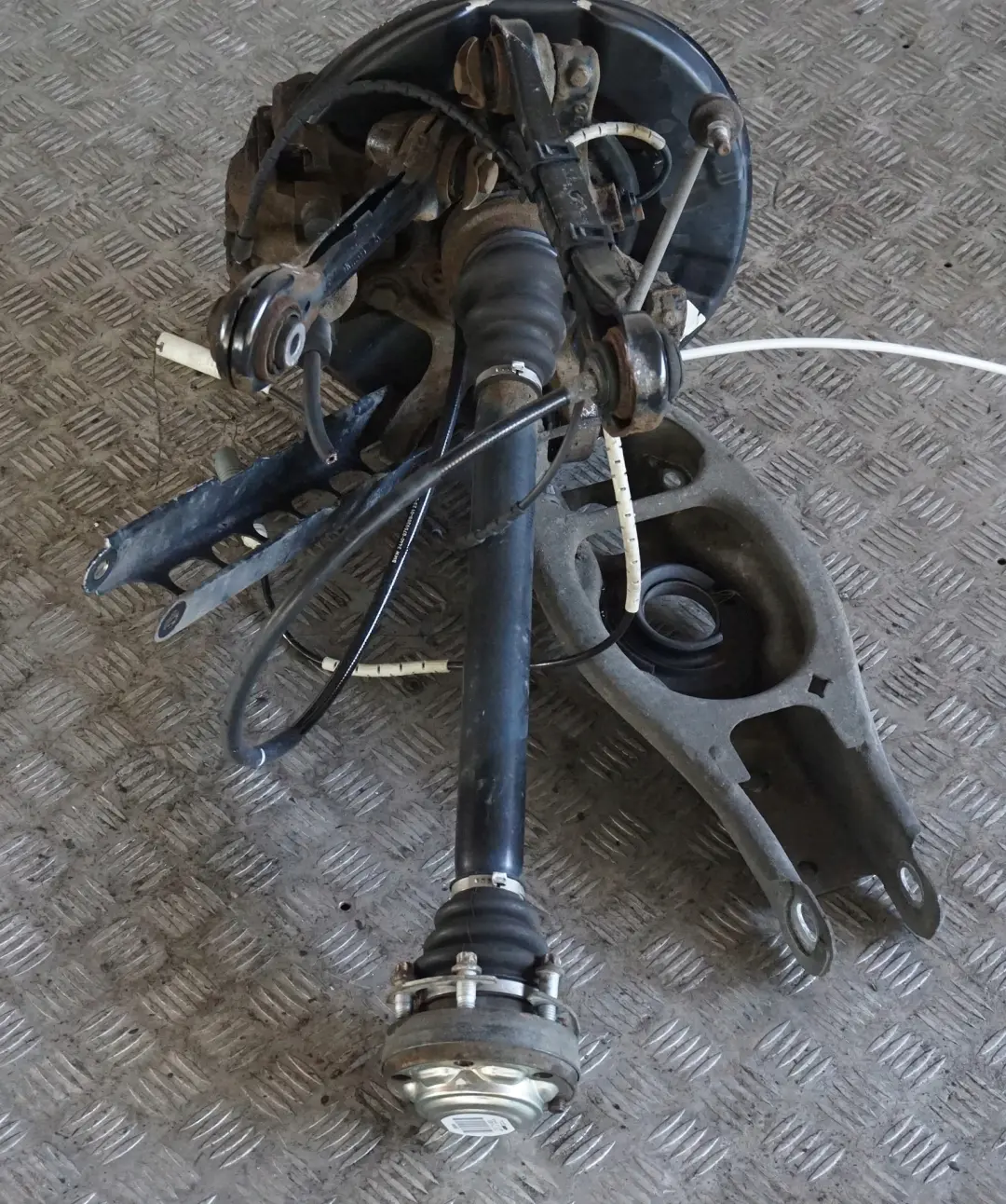 Reihe E90 325i N52N 218PS Abtriebswelle Schwenklager hinten rechts für BMW 3 mit Teilenummer 6774810 BMW 3 Reihe E90 325i N52N 218PS Abtriebswelle Schwenklager hinten rechts - SKU 6774810 - Teilenummer 6774810