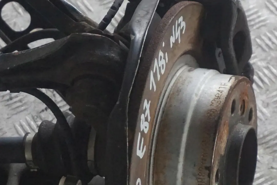 N43 129PS Abtriebswelle Schwenklager Bremssattel Hinten Rechts für BMW 1 E87 118i mit Teilenummer 6774810 BMW 1 E87 118i N43 129PS Abtriebswelle Schwenklager Bremssattel Hinten Rechts - SKU 6774810-26 - Teilenummer 6774810