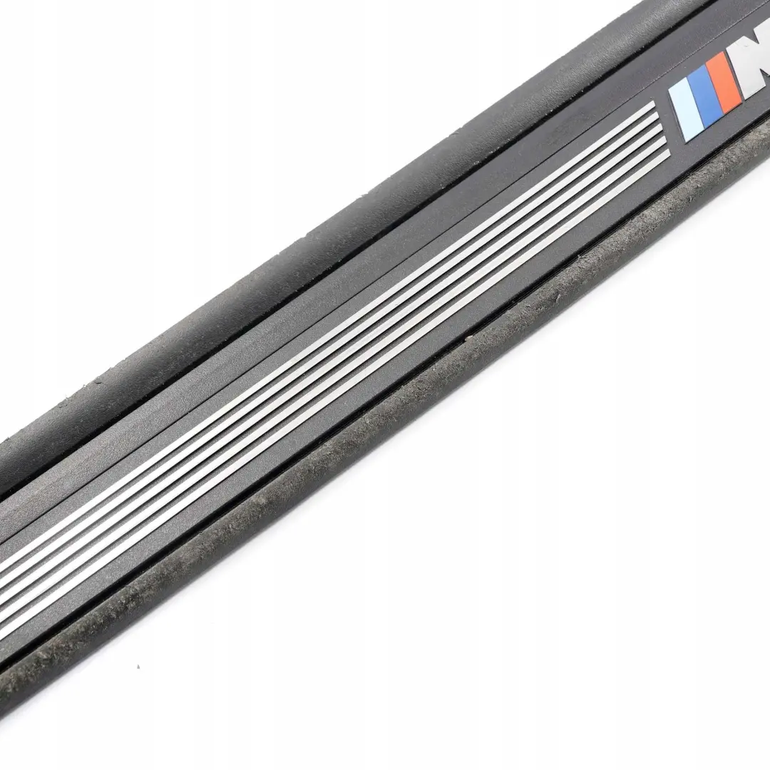 Strip Recubrimiento Pieza Delantera Izquierda Entrada para BMW E81 M Sport con número de pieza 8045291 BMW E81 M Sport Strip Recubrimiento Pieza Delantera Izquierda Entrada - SKU 8045291 - Número de pieza 8045291