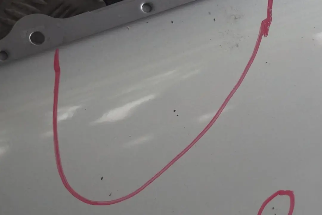 Classe A W168 Cofano Lembo Anteriore Polar Argento Metallizzato - 761 per Mercedes con numero di parte A1688800657 Mercedes Classe A W168 Cofano Lembo Anteriore Polar Argento Metallizzato - 761 - SKU A1688800657-PS - Numero di parte A1688800657