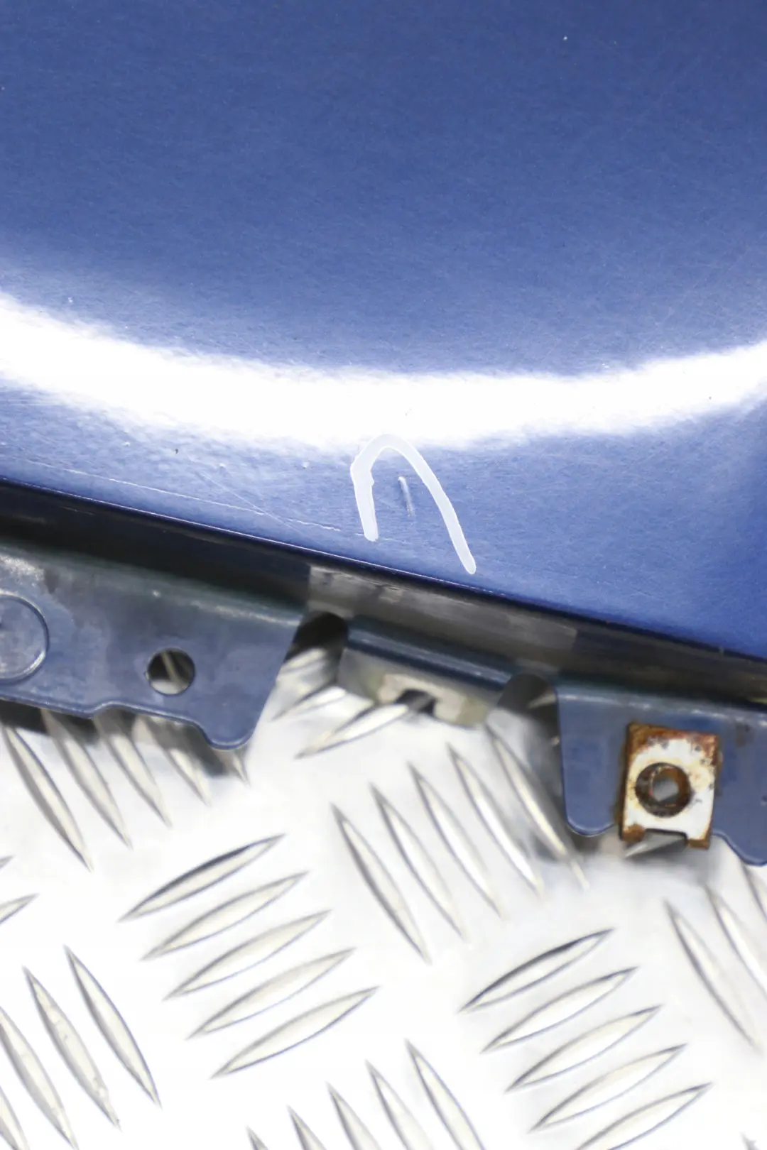 Pannello Laterale Anteriore Destro Parafango Blu Mistico - per BMW E60 E61 2 con numero di parte 7111430 BMW E60 E61 2 Pannello Laterale Anteriore Destro Parafango Blu Mistico - - SKU 7111430-MYS2 - Numero di parte 7111430