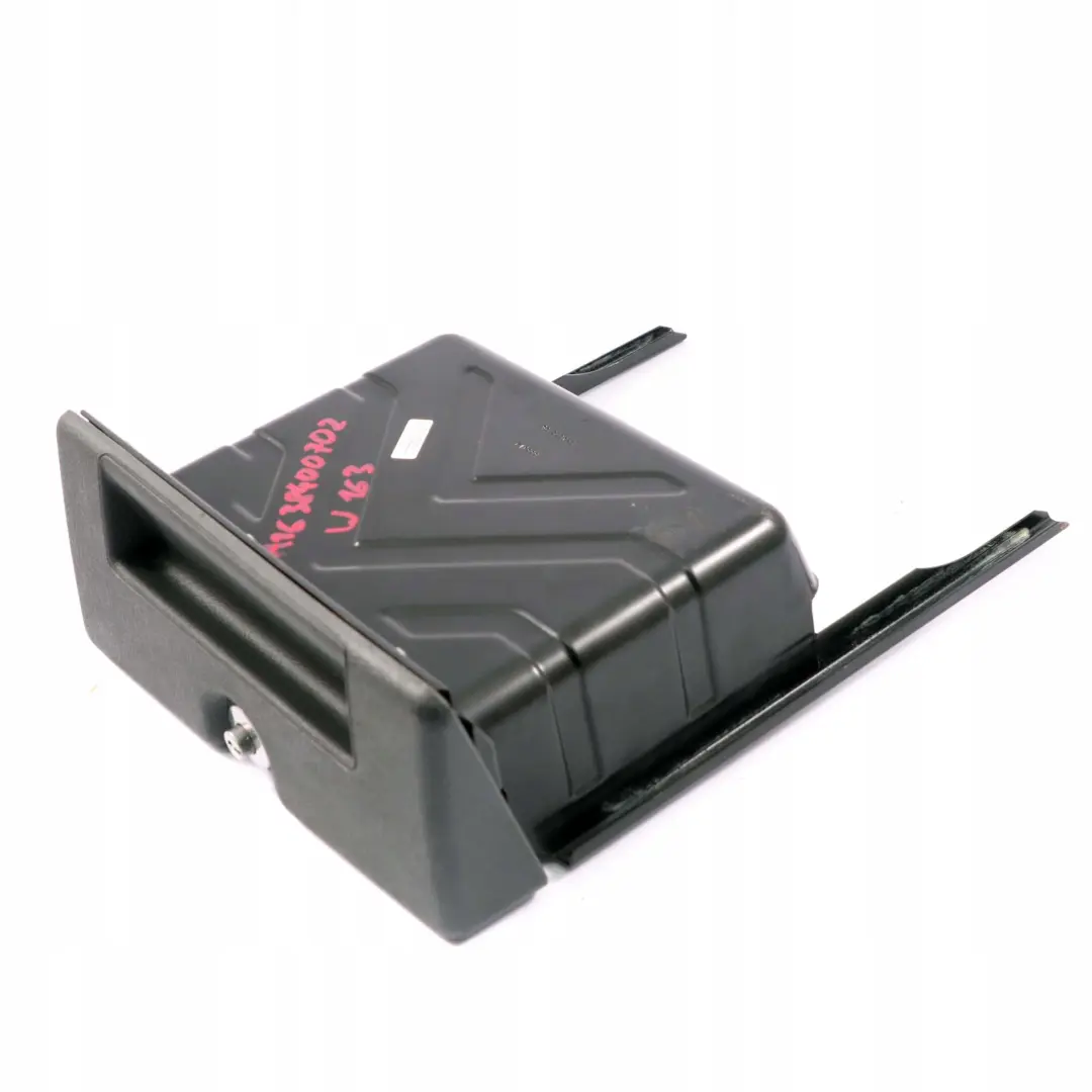 Caja Fuerte con Cerradura Asiento Delantero Portaequipajes Negro para Mercedes W163 con número de pieza A1638400702 Mercedes W163 Caja Fuerte con Cerradura Asiento Delantero Portaequipajes Negro - SKU A1638400702 - Número de pieza A1638400702