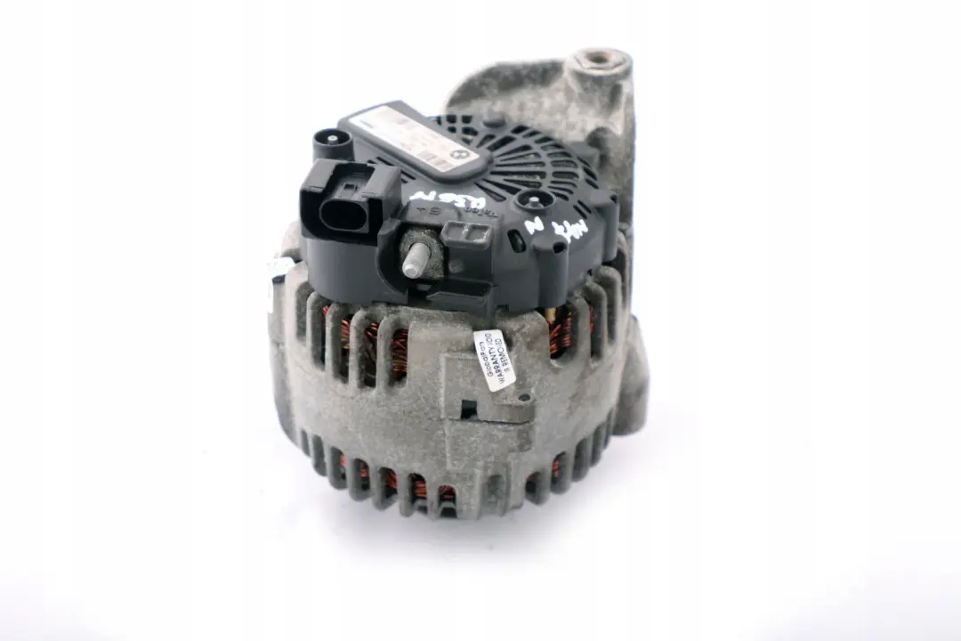 Alternator N47N diesel 150A do MINI R55 R56 LCI o numerze 7823292 MINI R55 R56 LCI Alternator N47N diesel 150A - SKU 7823292 - Numer Części 7823292