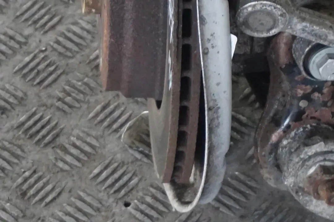 M57N Zwrotnica prawy tył 177HP do BMW E61 525d o numerze 6770924 BMW E61 525d M57N Zwrotnica prawy tył 177HP - SKU 6770924-1 - Numer Części 6770924