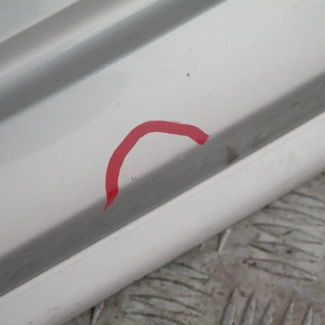 Copertura Gonna Destra Argento-Titanio Argento per BMW X3 E83 M Sport con numero di parte 403482 BMW X3 E83 M Sport Copertura Gonna Destra Argento-Titanio Argento - SKU 0403482-TS - Numero di parte 403482