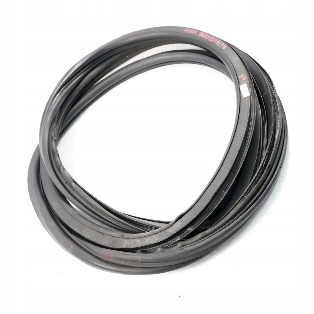 Guarnizione di gomma porta anteriore destra per Mercedes Vito W639 con numero di parte A6396971398 Mercedes Vito W639 Guarnizione di gomma porta anteriore destra - SKU A6396971398 - Numero di parte A6396971398