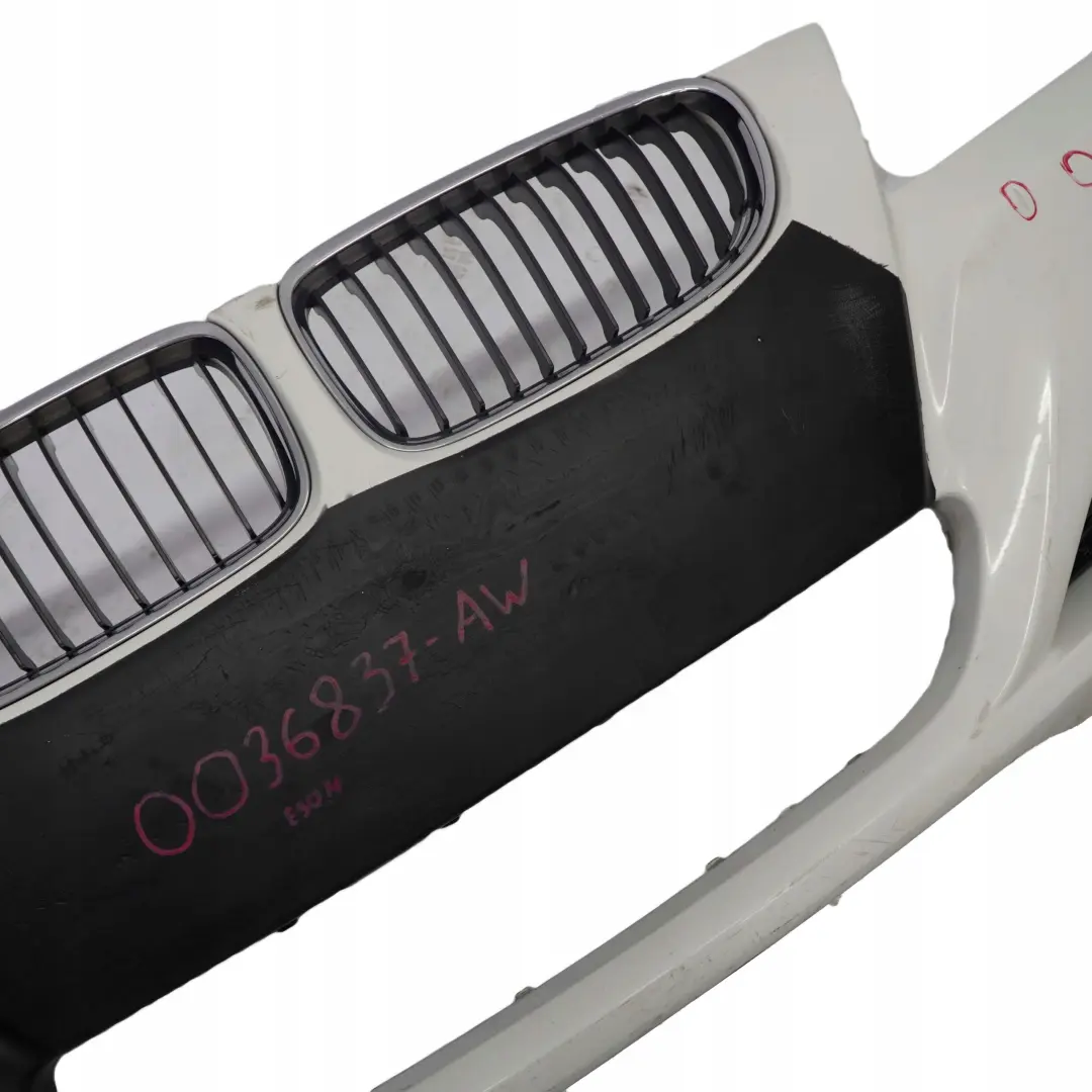 Zderzak Przedni Alpinweiss 3 Biały - 300 do BMW E90 LCI o numerze 0036838 BMW E90 LCI Zderzak Przedni Alpinweiss 3 Biały - 300 - SKU 0036837-AW - Numer Części 0036838