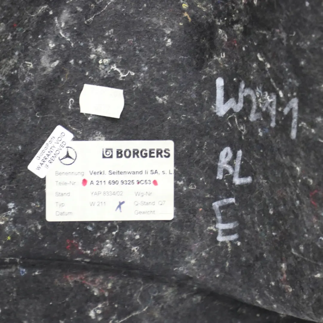 Boczek tapicerka bagażnika do Mercedes E W211 Sedan o numerze A2116909325 Mercedes E W211 Sedan Boczek tapicerka bagażnika - SKU A2116909325 - Numer Części A2116909325