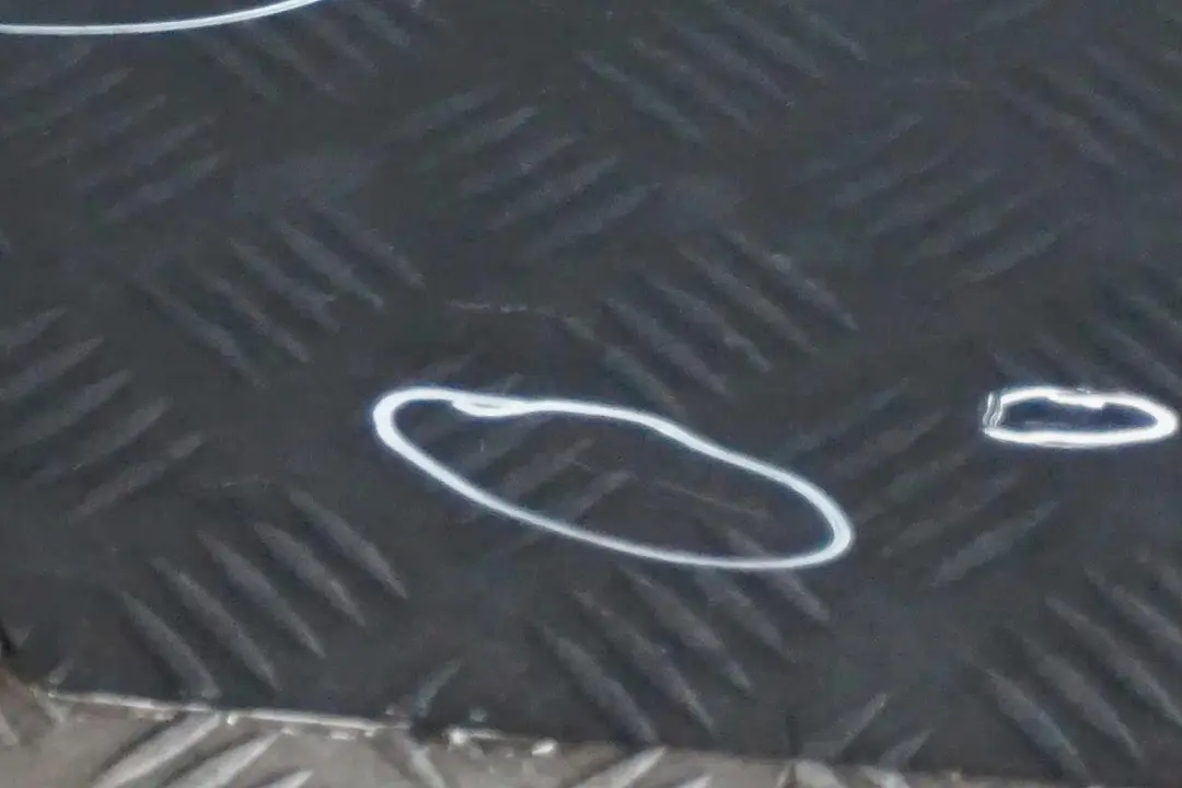 Puerta Trasera Izquierda Titangrau Titan Grey Metallic - A36 para BMW E65 con número de pieza 7202083 BMW E65 Puerta Trasera Izquierda Titangrau Titan Grey Metallic - A36 - SKU 7202083-TGR - Número de pieza 7202083