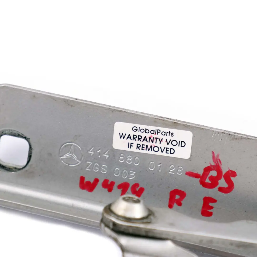 W414 Cerniera cofano anteriore destro O/S Argento brillante 744 per Mercedes Vaneo con numero di parte A4148800128 Mercedes Vaneo W414 Cerniera cofano anteriore destro O/S Argento brillante 744 - SKU A4148800128-BS - Numero di parte A4148800128