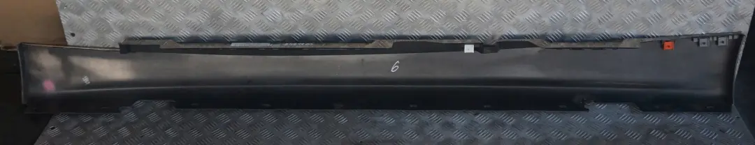 Listello Portiera Apertura Gonna Destra Sonora Metallizzato A23 per BMW E87 con numero di parte 0032948 BMW E87 Listello Portiera Apertura Gonna Destra Sonora Metallizzato A23 - SKU 0032948-SON5 - Numero di parte 0032948
