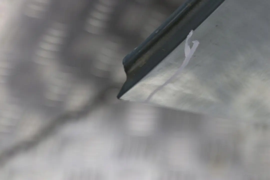 Drzwi lewy tył tylne lewe Graugruen do BMW E53 X5 o numerze 8256827 BMW E53 X5 Drzwi lewy tył tylne lewe Graugruen - SKU 8256827-GG - Numer Części 8256827