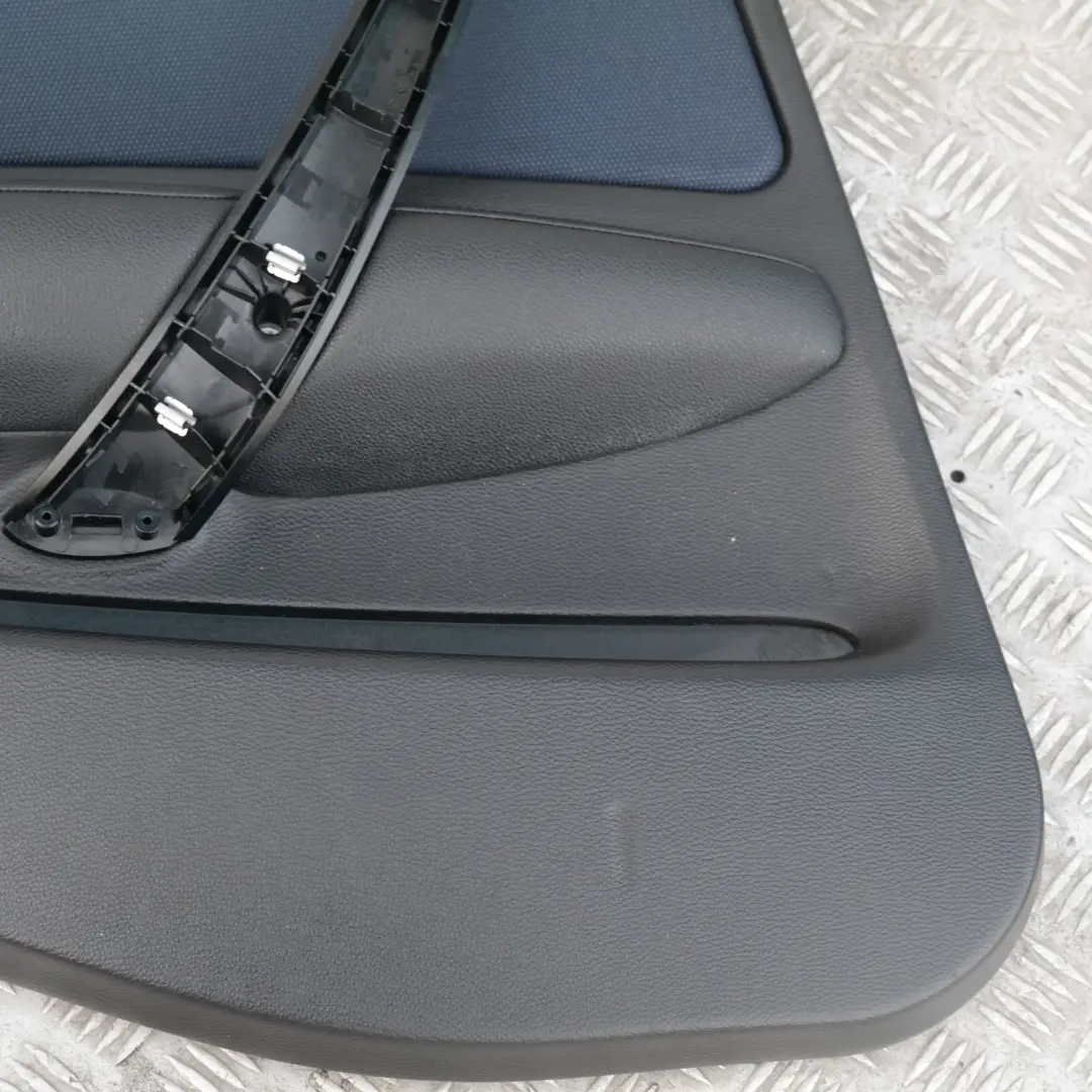 Revestimiento de Tarjeta Puerta Panel Trasero Izquierdo Azul para BMW E87 LCI E87N con número de pieza 51419121195 BMW E87 LCI E87N Revestimiento de Tarjeta Puerta Panel Trasero Izquierdo Azul - SKU 9121195 - Número de pieza 51419121195