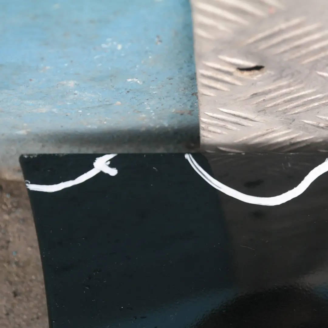 BMW 1 SERIES E87 Sill Strip Side Skirt Right O/S Black Sapphire Metallic - 475 - SKU 0032948-BS13 - Part number 32948