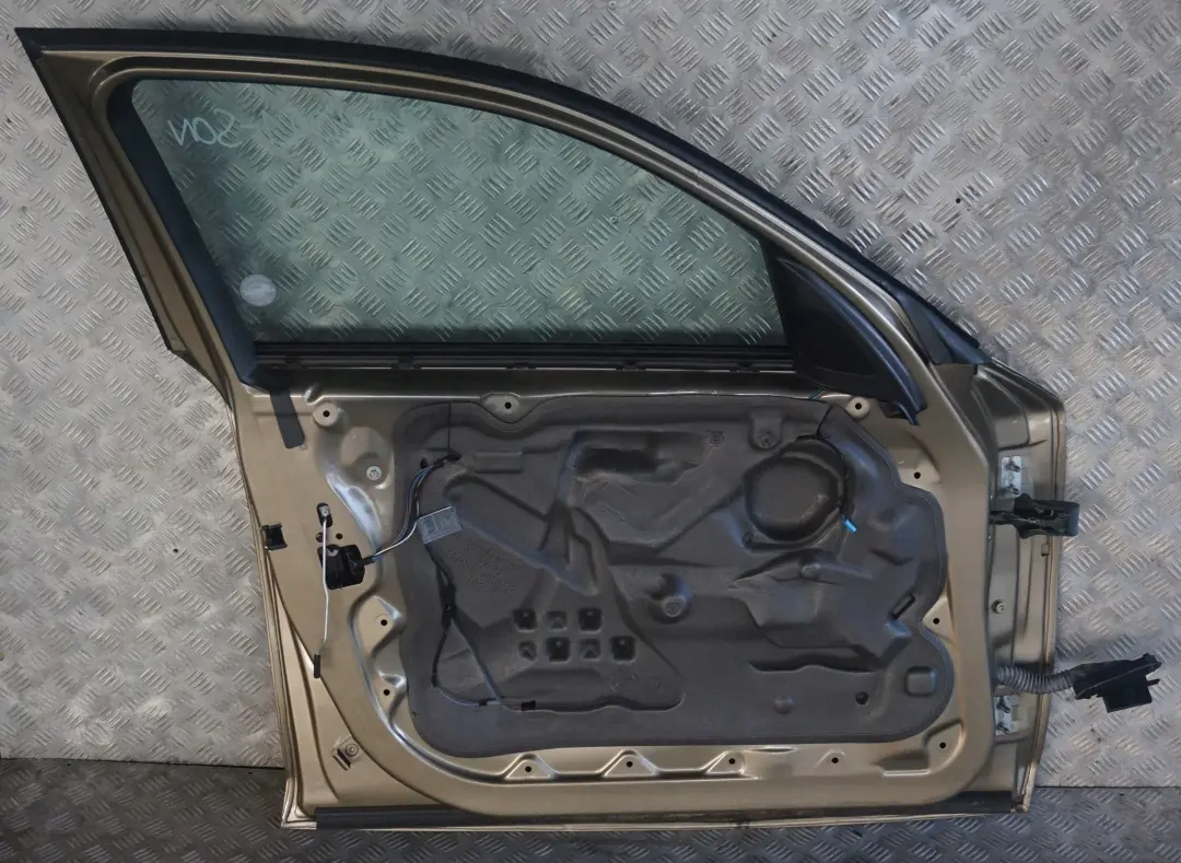 BMW E87 LCI Cote Conducteur Porte avant Gauche Sonora Metallique - A23 - SKU 7191011-SON - Numéro de pièce 7191011