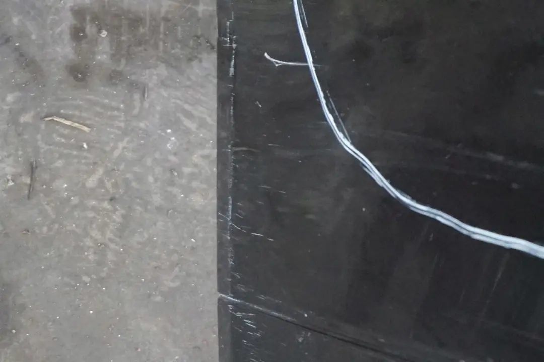 Bumper PDC Black Schwarz 2 - 668 to BMW 5 Series E60 LCI Saloon Rear with Part number 0422349 BMW 5 Series E60 LCI Saloon Rear Bumper PDC Black Schwarz 2 - 668 - SKU 0422349-SCH1 - Part number 0422349