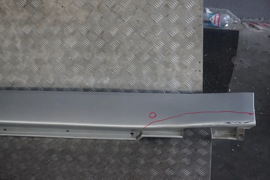 BMW E65 Listello Portiera Apertura Gonna SX Argento-Titanio Titan Argento - SKU 0140037-TS1 - Numero di parte 0140037