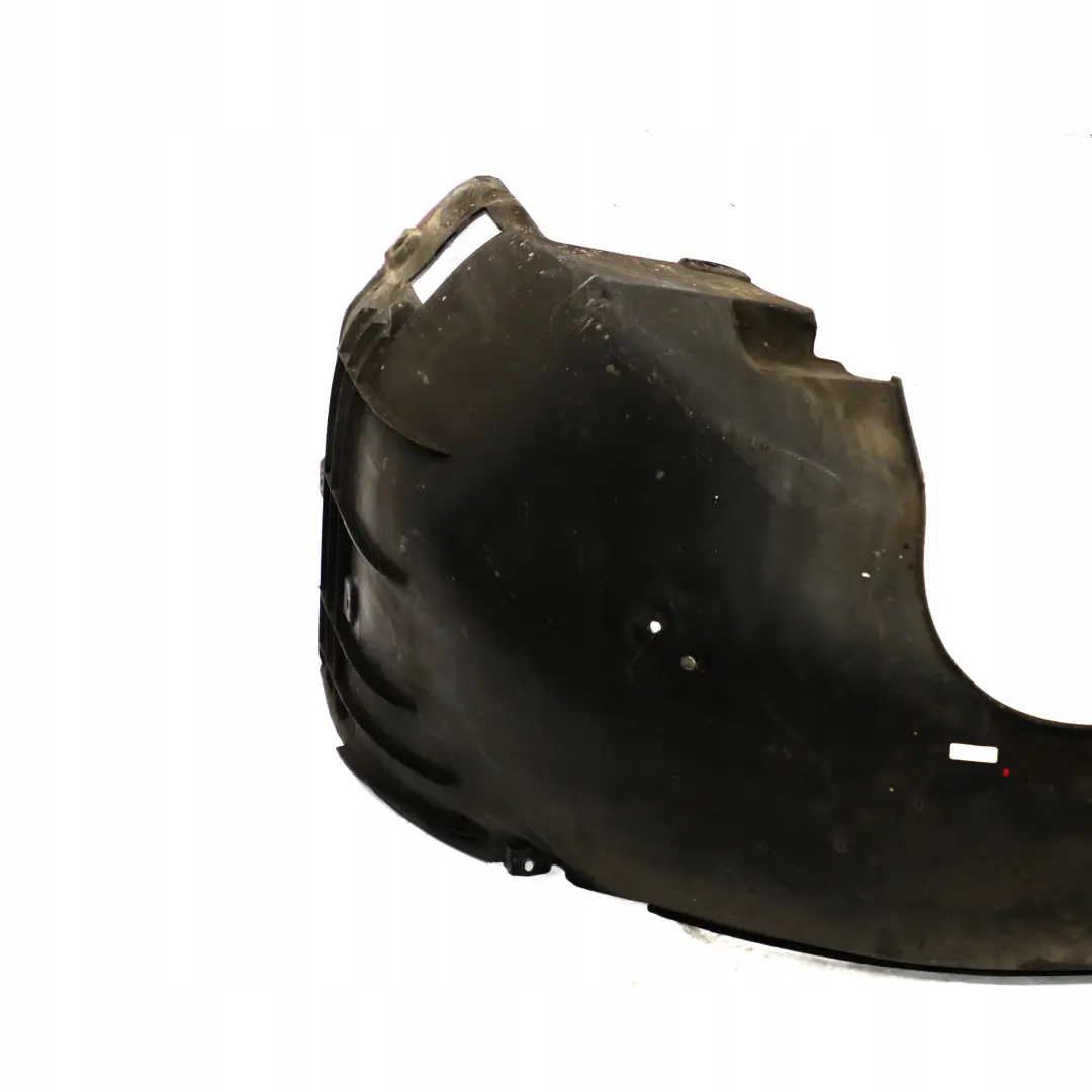 Tapa Paso Rueda Guardabarros Delantero Izquierdo N/S para BMW E65 con número de pieza 7136679 BMW E65 Tapa Paso Rueda Guardabarros Delantero Izquierdo N/S - SKU 7136679 - Número de pieza 7136679