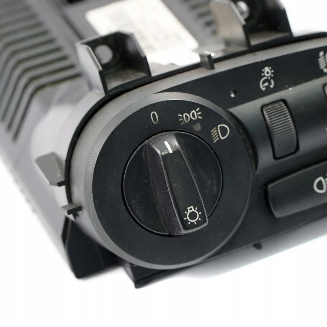 Boitier de Commande Lumiere 6131 pour BMW Z4 E85 à propos du numéro de pièce 6953036 BMW Z4 E85 Boitier de Commande Lumiere 6131 - SKU 6953036 - Numéro de pièce 6953036