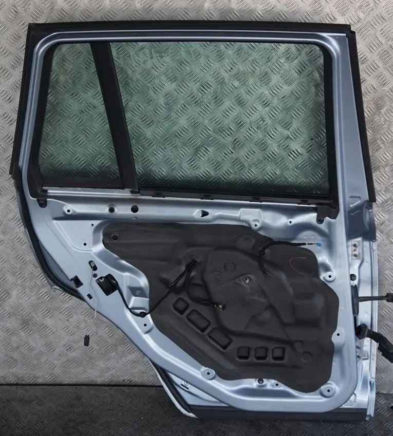 Porta Posteriore Sinistra Blu Acqua di Alto Mare Aqua Metallico per BMW X3 E83 con numero di parte 3449337 BMW X3 E83 Porta Posteriore Sinistra Blu Acqua di Alto Mare Aqua Metallico - SKU 3449337-WB1 - Numero di parte 3449337