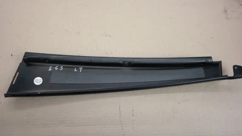 Apertura B-Colonna Porta Posteriore Sinistra Black Nero per BMW X5 E53 con numero di parte 7038361 BMW X5 E53 Apertura B-Colonna Porta Posteriore Sinistra Black Nero - SKU 7038361 - Numero di parte 7038361