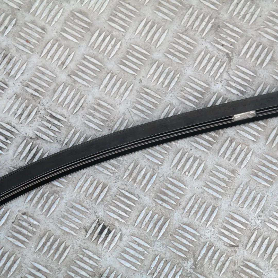 Apertura Cornice Finestrino Porta Anteriore Sinistra Nero Lucido per BMW X5 E53 con numero di parte 8257683 BMW X5 E53 Apertura Cornice Finestrino Porta Anteriore Sinistra Nero Lucido - SKU 8257683 - Numero di parte 8257683