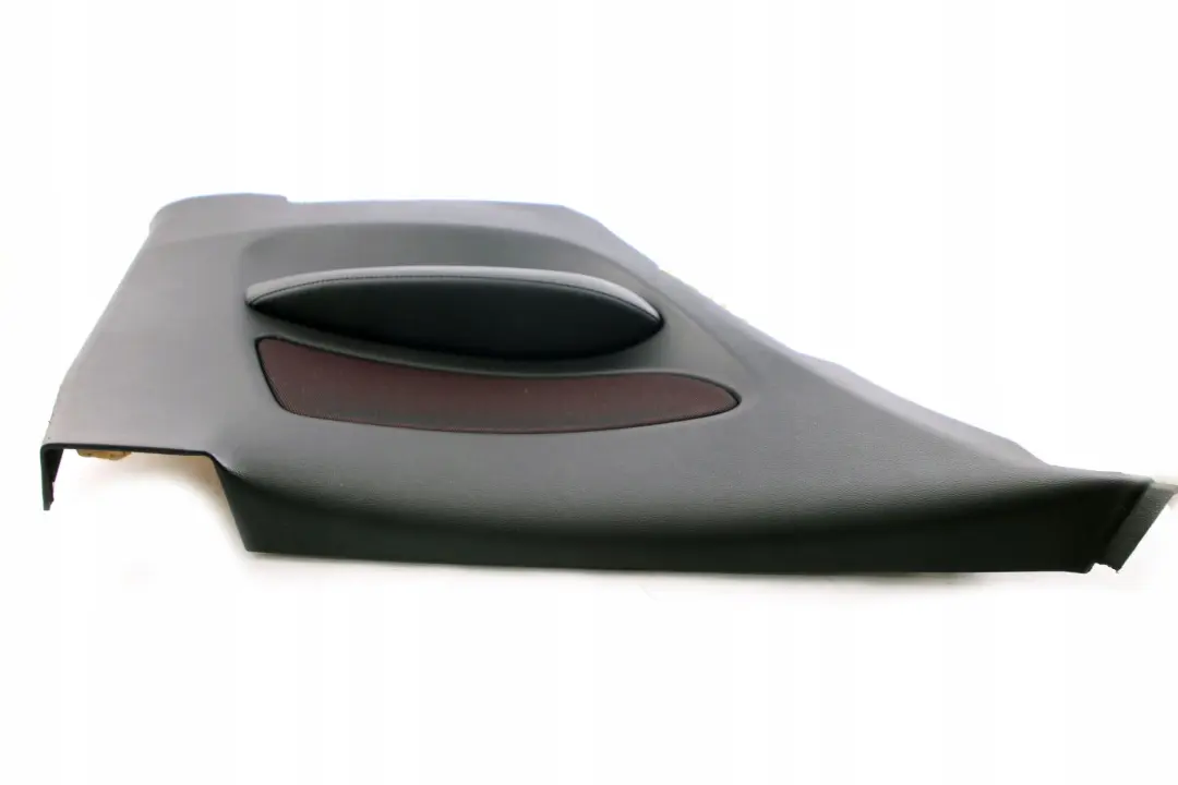 Trasero Izquierdo Lateral Panel Tapizado Red Cranberry Red para BMW E81 con número de pieza 9121323 BMW E81 Trasero Izquierdo Lateral Panel Tapizado Red Cranberry Red - SKU 9121323 - Número de pieza 9121323