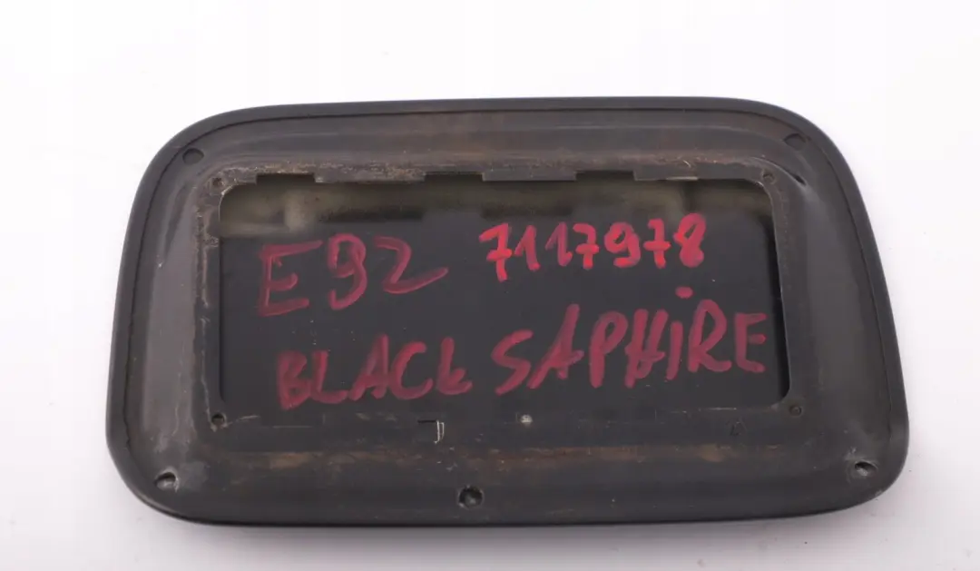 Klapka wlewu paliwa black saphire do BMW E92 o numerze 7117978 BMW E92 Klapka wlewu paliwa black saphire - SKU 7117978-BS - Numer Części 7117978