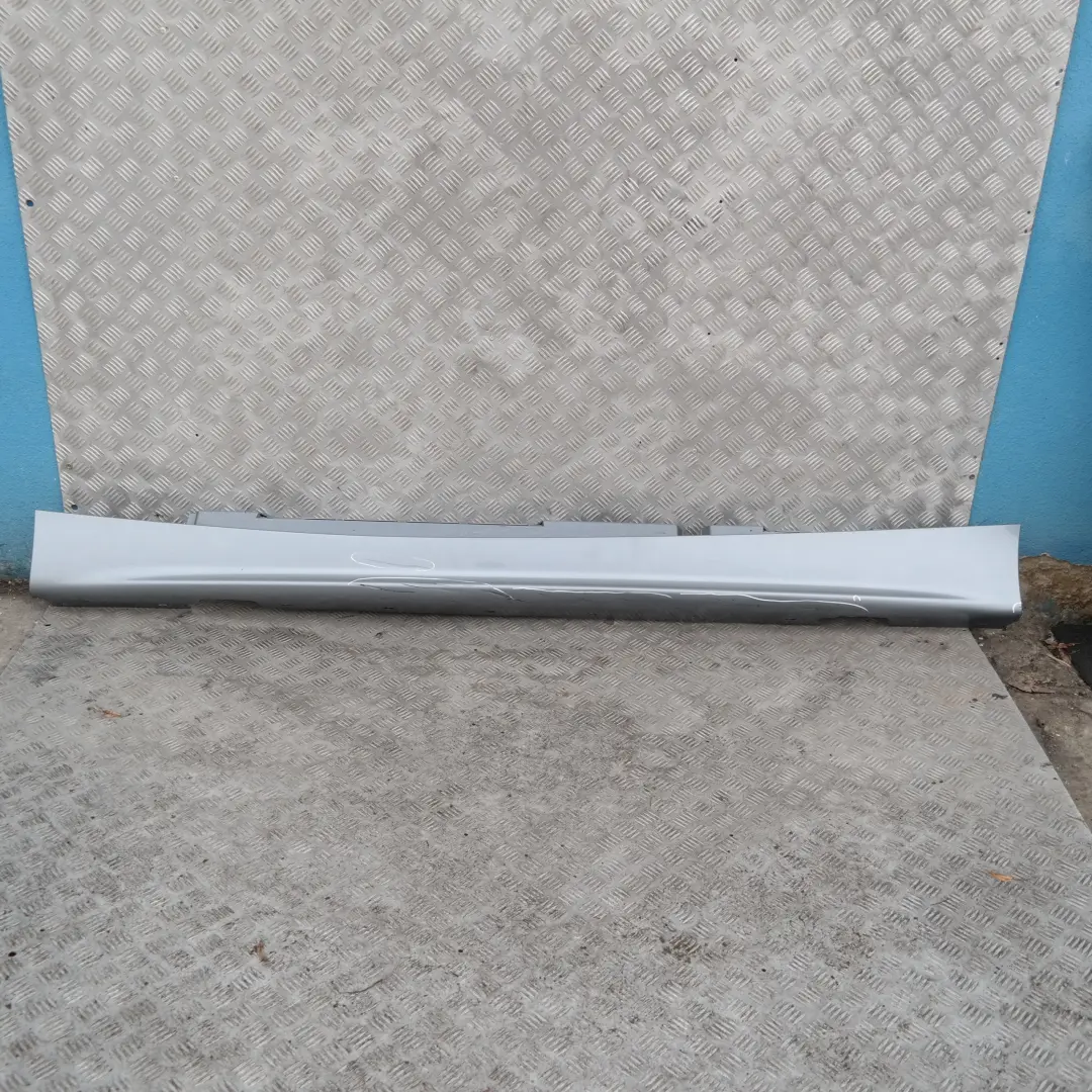 Sill strip side skirt left N/S Quarzblau Blue Metallic 0032949 to BMW 1 SERIES E87 with Part number 51770032949 BMW 1 SERIES E87 Sill strip side skirt left N/S Quarzblau Blue Metallic 0032949 - SKU 0032949-QB2 - Part number 51770032949