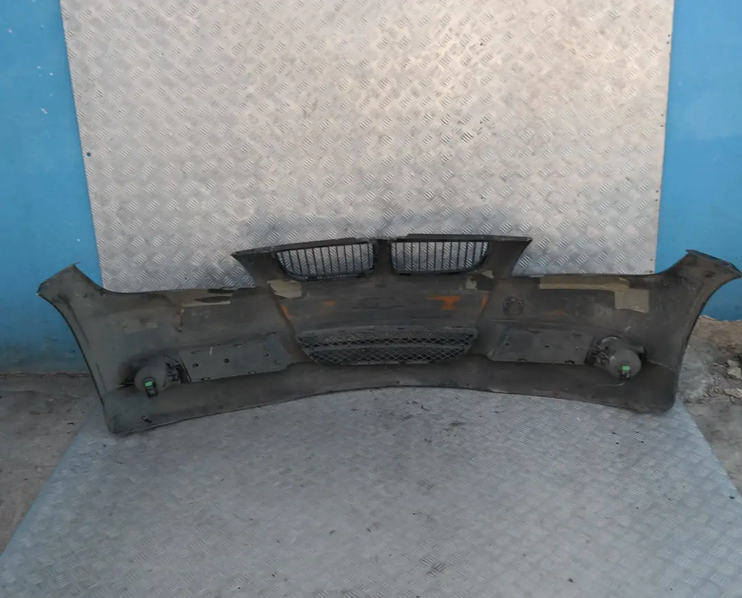 Zderzak przedni przód schwarz II 668 do BMW 3 E90 o numerze 33167 BMW 3 E90 Zderzak przedni przód schwarz II 668 - SKU 0033167-SCH2 - Numer Części 33167