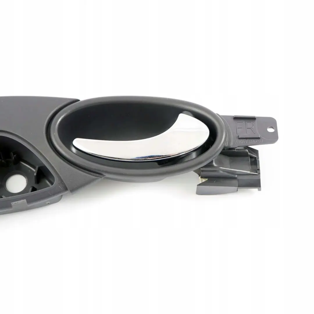 Interior Tirador Puerta Trasera Derecha Gris para Mercedes W168 con número de pieza A1687600661 Mercedes W168 Interior Tirador Puerta Trasera Derecha Gris - SKU A1687600661 - Número de pieza A1687600661