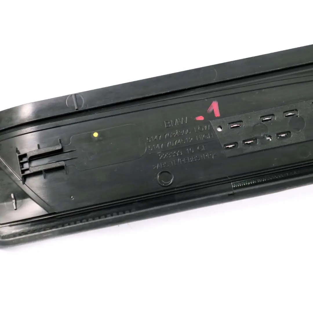 Trasera Derecha Entrada Kick Puerta Sill Tapa Ribete para BMW E60 E61 con número de pieza 7034306 BMW E60 E61 Trasera Derecha Entrada Kick Puerta Sill Tapa Ribete - SKU 7034306 - Número de pieza 7034306