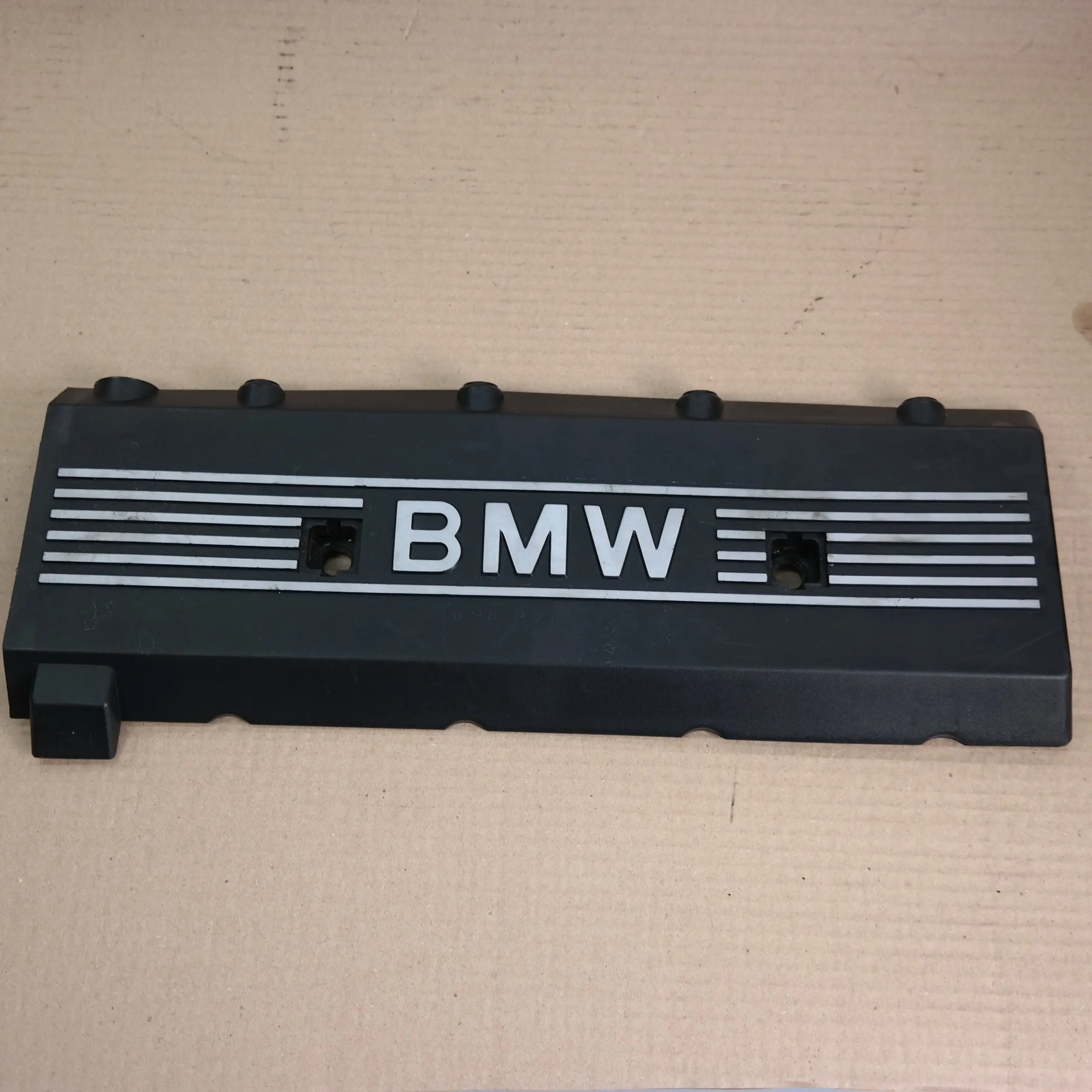 BMW 5 X5 Reihe E39 E53 Motor Zylinderkopfdeckel Abdeckung links 1702857
