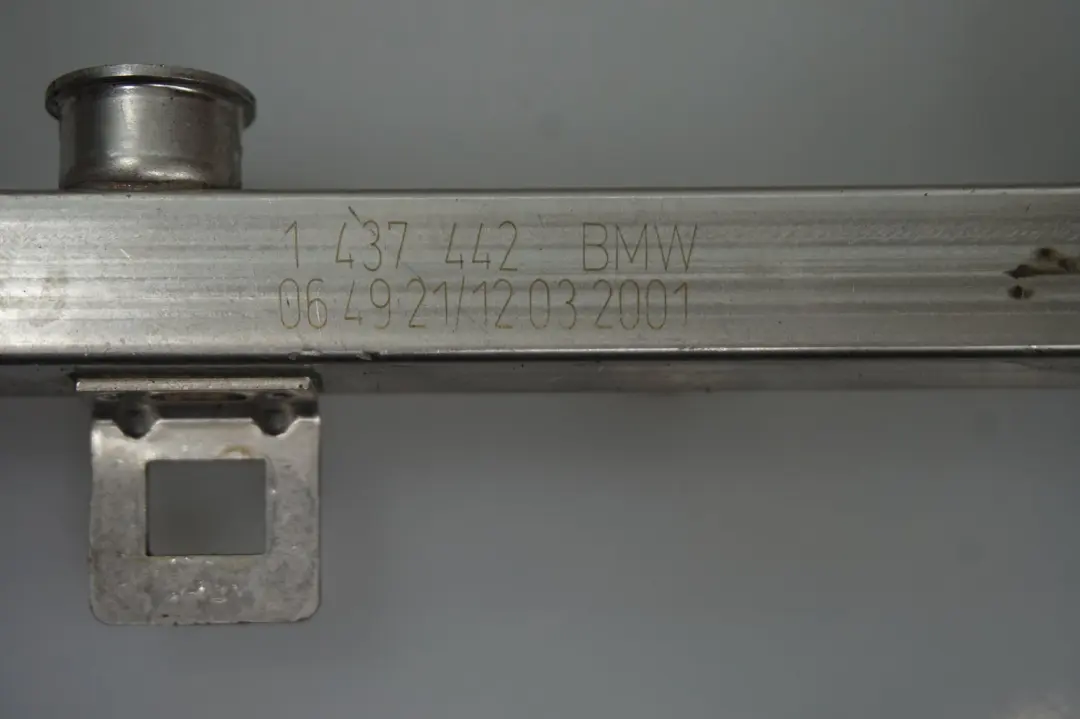 BMW Serie 3 5 7 X3 X5 Z4 E46 E39 E60 E61 E65 E83 E53 FUEL INJECTOR RAIL M54 - SKU 7541452 - Número de pieza 1437442