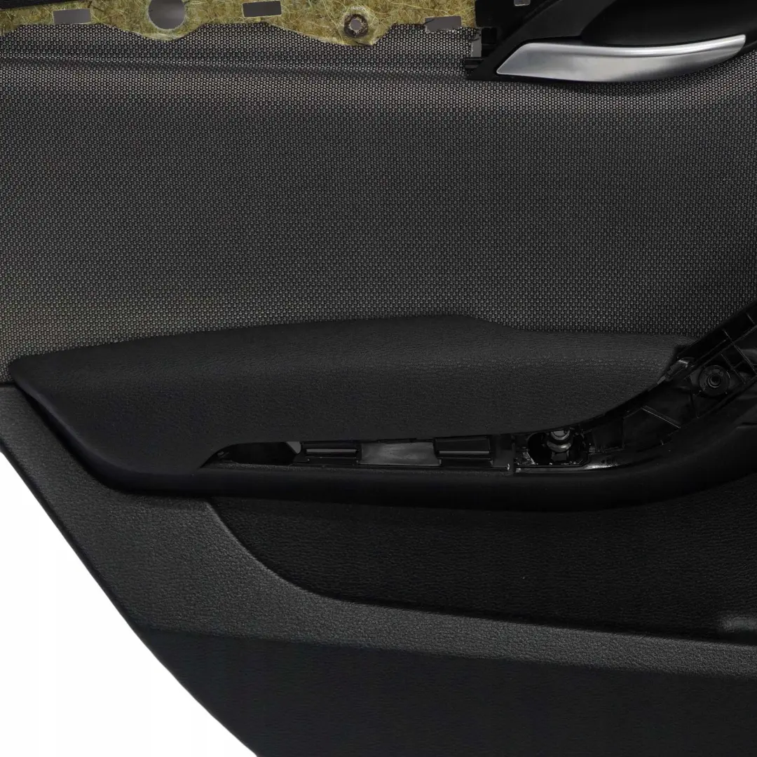 Fila E84 Pannello Porta Posteriore SX Tessuto Antracite Effetto Argento per BMW X1 con numero di parte 7327241 BMW X1 Fila E84 Pannello Porta Posteriore SX Tessuto Antracite Effetto Argento - SKU 7327241-1 - Numero di parte 7327241