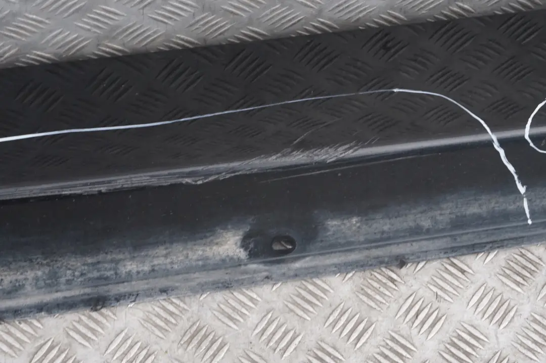 Nakładka listwa próg prawy do BMW E60 E61 o numerze 150278 BMW E60 E61 Nakładka listwa próg prawy - SKU 0150278-BS1 - Numer Części 150278