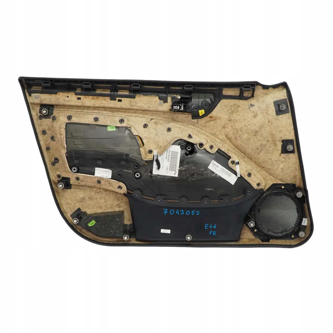 Boczek drzwi prawy przód do BMW E46 Sedan Kombi o numerze 7043052 BMW E46 Sedan Kombi Boczek drzwi prawy przód - SKU 7043052 - Numer Części 7043052
