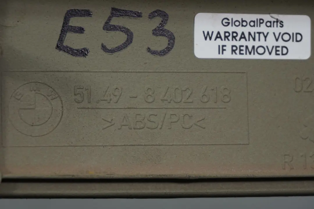 *BMW X5 er E53 Verkleidung Heckklappe Hinten Rechts Innen Pastellgrün - SKU 8266652 - Teilenummer 8402618