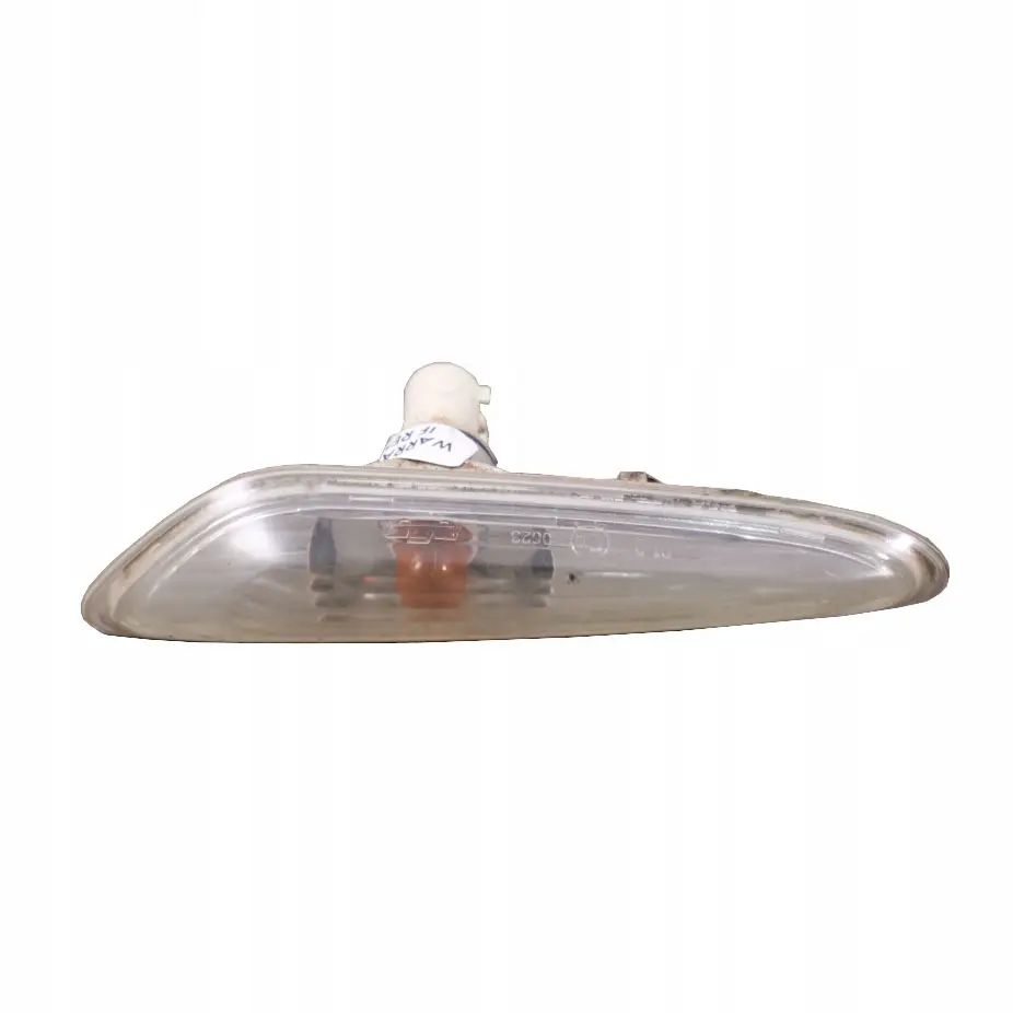 Lado Izquierdo Piloto Intermitente Adicional Blanco para BMW E46 con número de pieza 7165915 BMW E46 Lado Izquierdo Piloto Intermitente Adicional Blanco - SKU 6911371 - Número de pieza 7165915