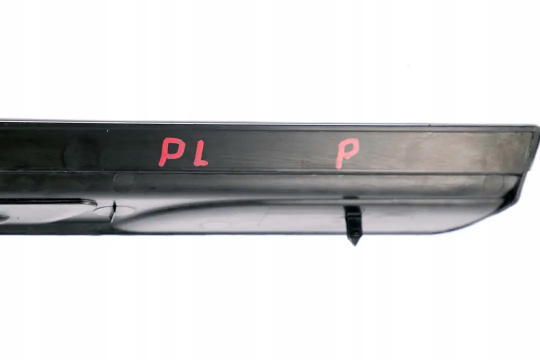 Cubierta De Entrada M Sport Trim Panel Cubierta Derecha 8204117 para BMW E46 con número de pieza 7891930 BMW E46 Cubierta De Entrada M Sport Trim Panel Cubierta Derecha 8204117 - SKU 7891930 - Número de pieza 7891930