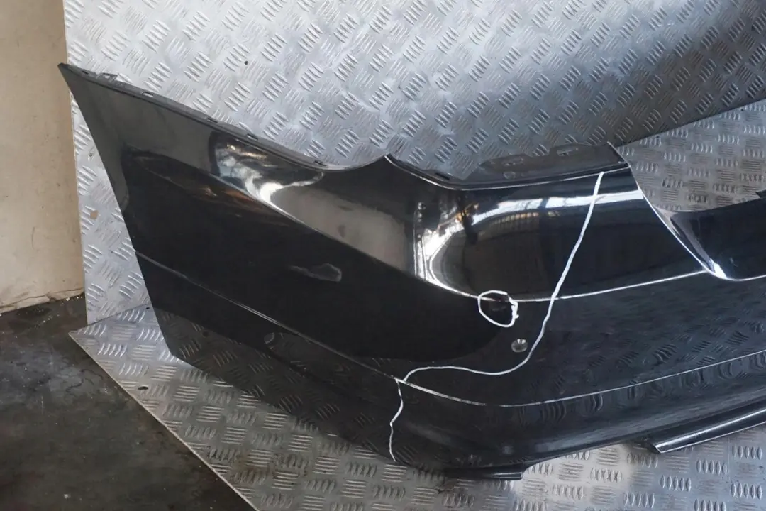BMW 3 E90 LCI Zderzak tylny tył schwarz II - SKU 0036875-SCH1 - Numer Części 0036875