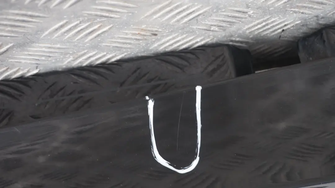 Schwellerleiste Blende Schweller links Schwarz 2 für BMW 1 er E87 LCI mit Teilenummer 36145 BMW 1 er E87 LCI Schwellerleiste Blende Schweller links Schwarz 2 - SKU 0036145-SCH10 - Teilenummer 36145