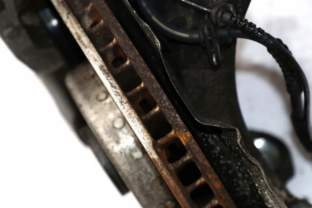 Reihe F01 F02 F07 Schwenklager Radträger Bremssattel Vorne Links für BMW 5 7 mit Teilenummer 6775768 BMW 5 7 Reihe F01 F02 F07 Schwenklager Radträger Bremssattel Vorne Links - SKU 6775768 - Teilenummer 6775768