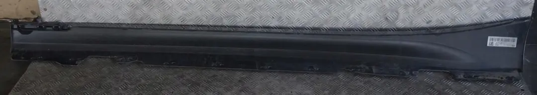Sill Strip Faldon Lateral Derecho Zafiro Negro - 475 para BMW F20 M Sport con número de pieza 8056816 BMW F20 M Sport Sill Strip Faldon Lateral Derecho Zafiro Negro - 475 - SKU 8056816-BS - Número de pieza 8056816